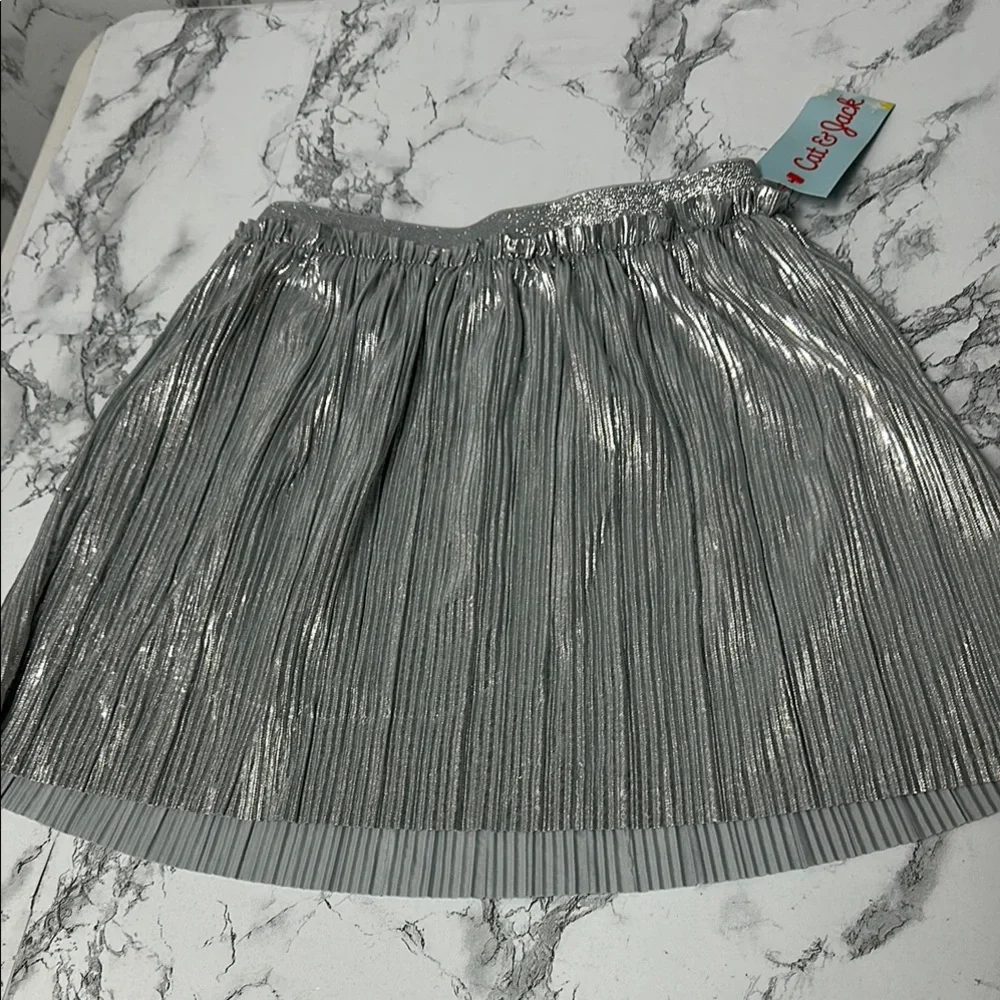 Cat & Jack Girls Party Silver Pleated Skirt Size S (6-7)